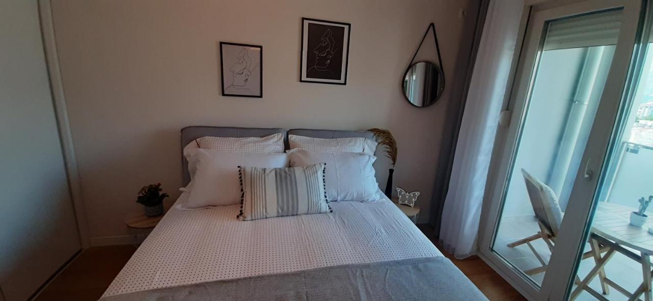 Lux Apartment Portovista Bar Dış mekan fotoğraf