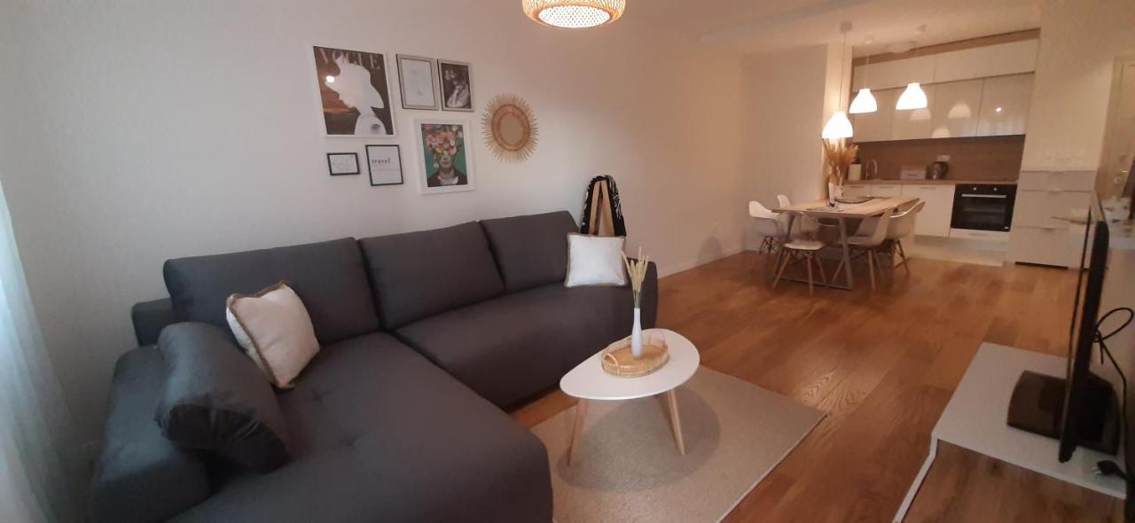 Lux Apartment Portovista Bar Dış mekan fotoğraf