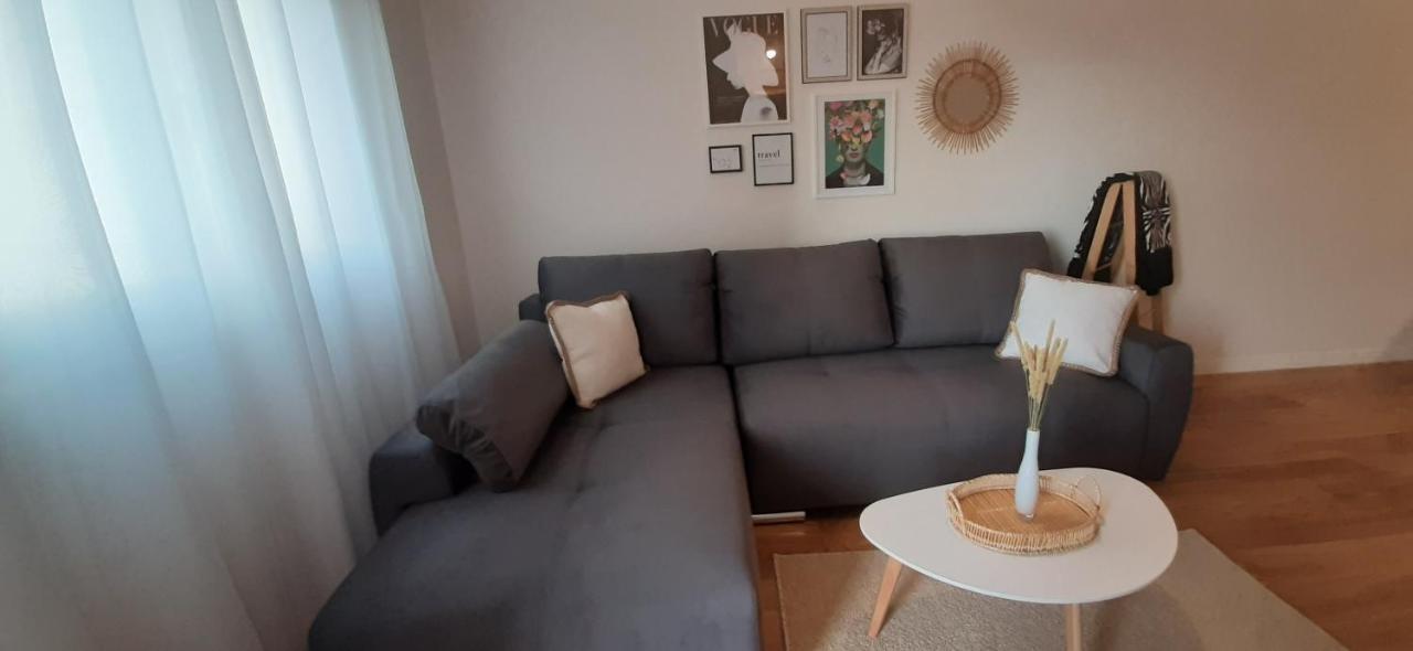 Lux Apartment Portovista Bar Dış mekan fotoğraf